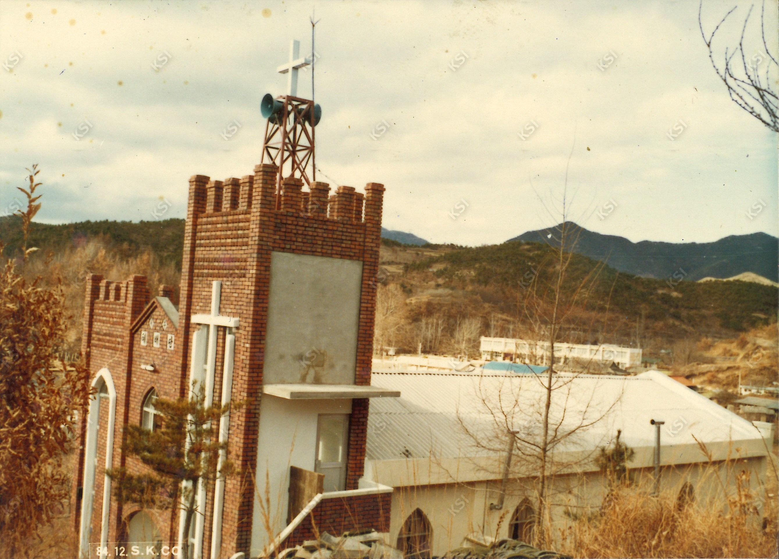 1984년 언덕에서 바라본 서후교회