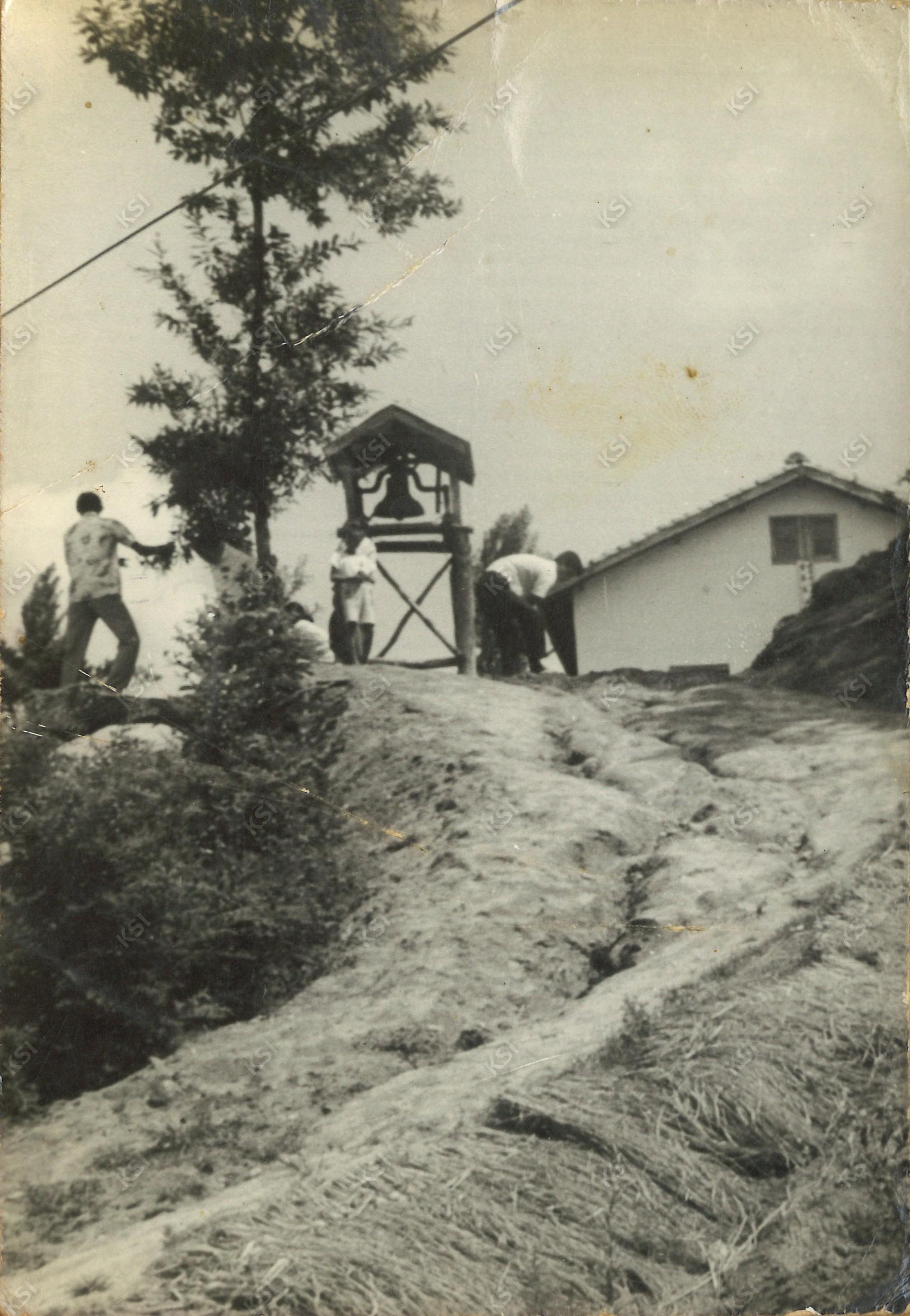 1960년대 말 서후교회 입구