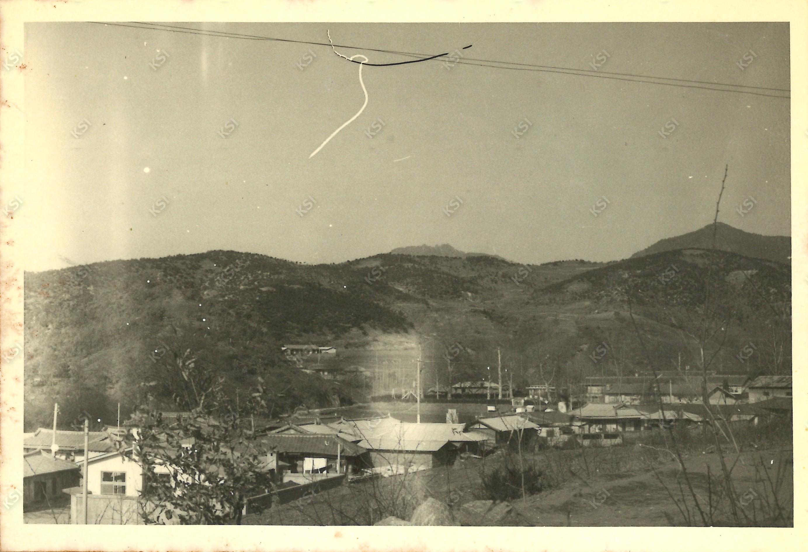 1970년대 서후교회에서 바라본 마을 전경