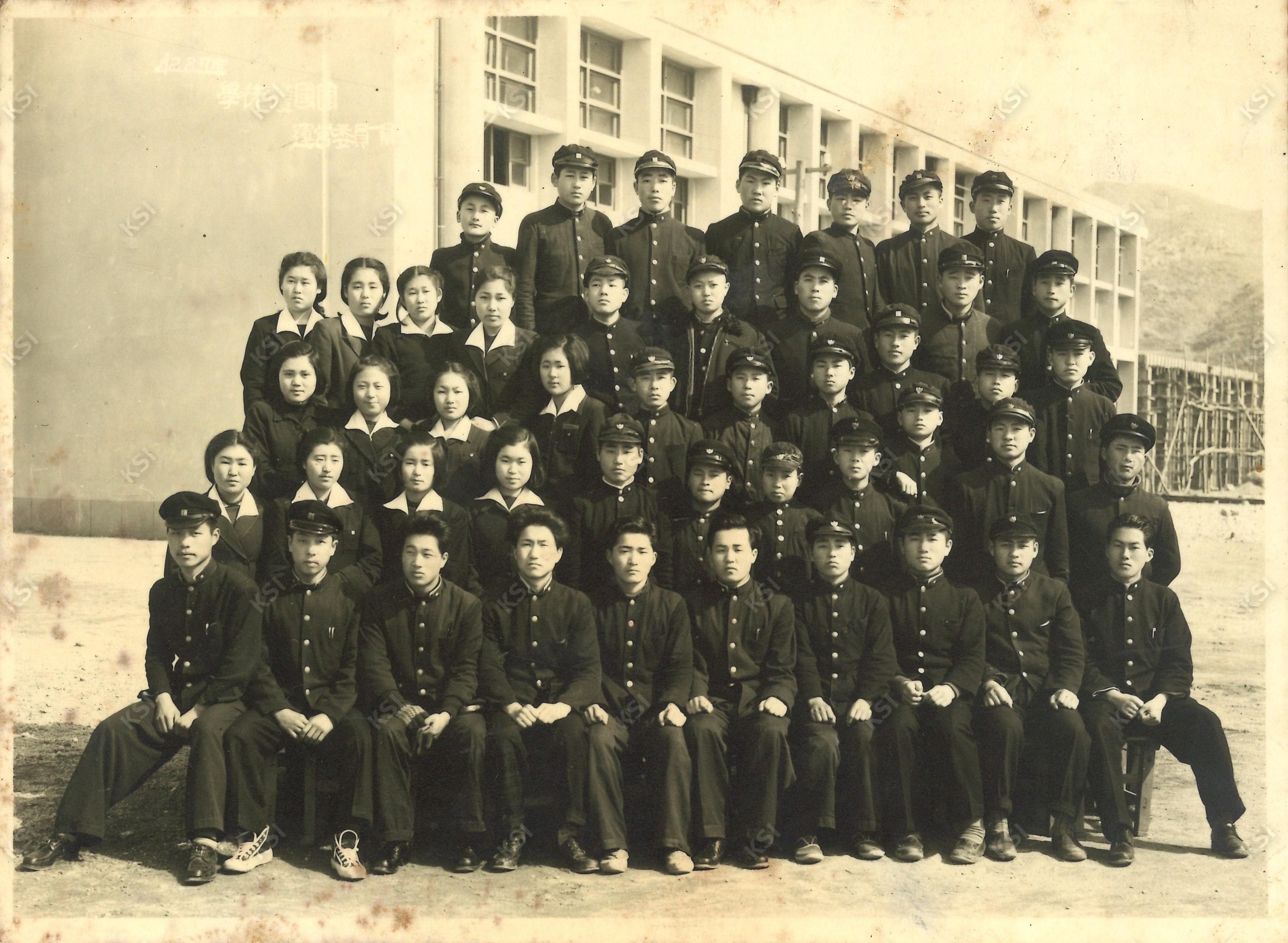 1954년 학도호국단운영위원 일동