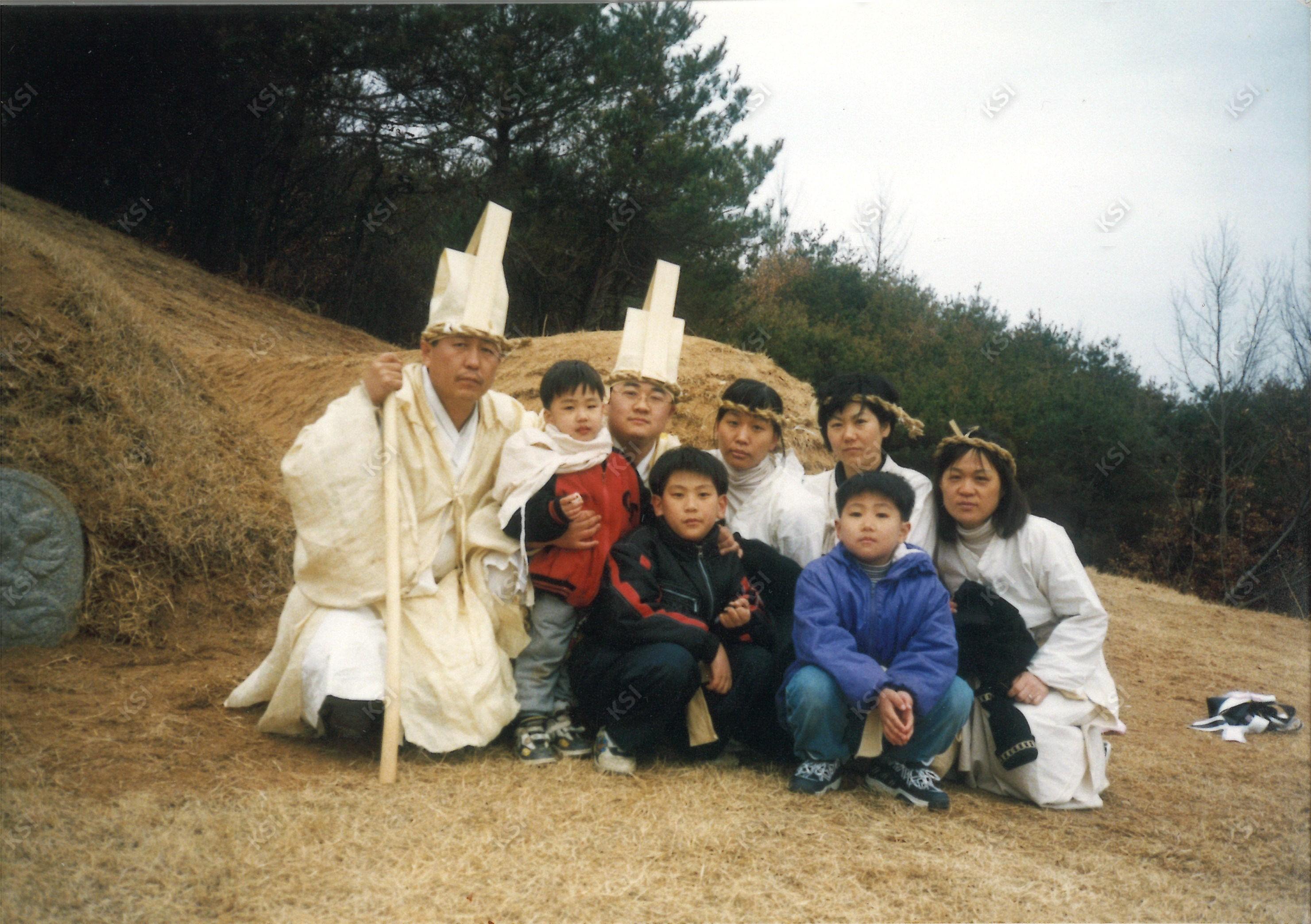 1997년 간재종부 안동김씨 장례 후 성묘