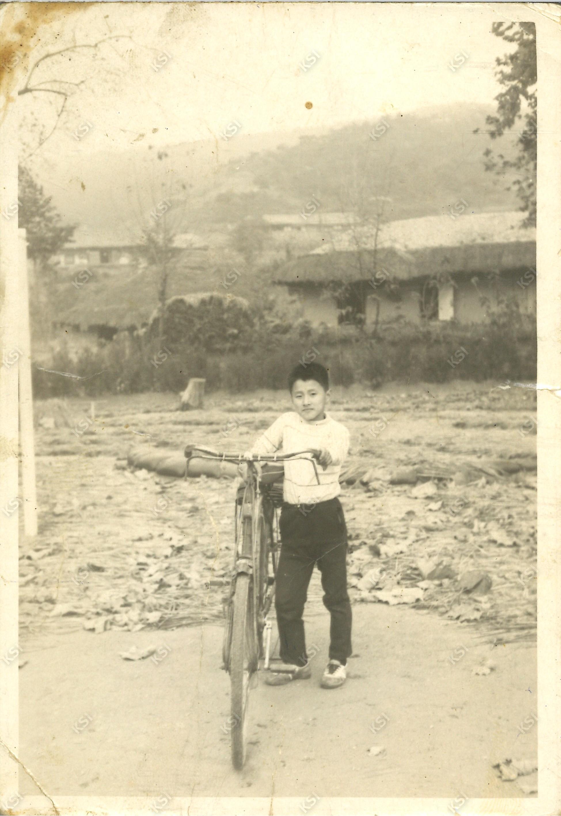 1970년대 강호성과 자전거