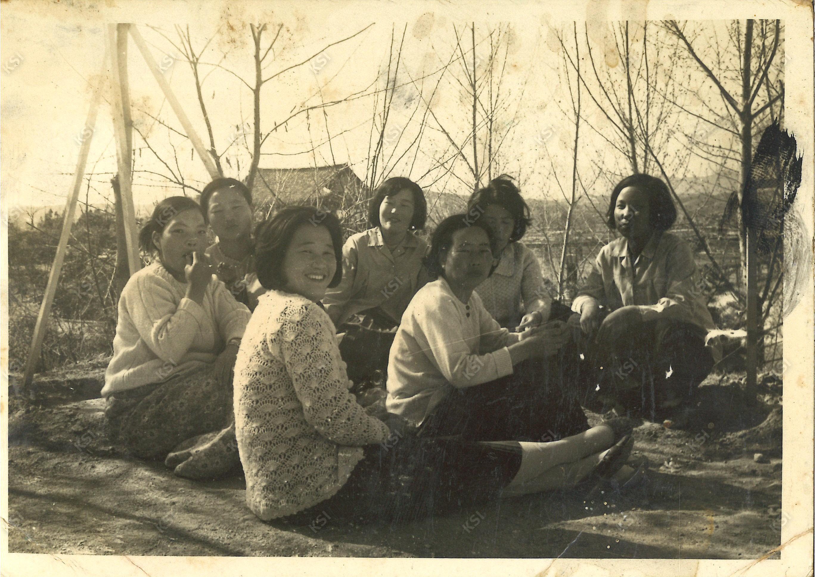 1970년 객화차 사무실 동료들과