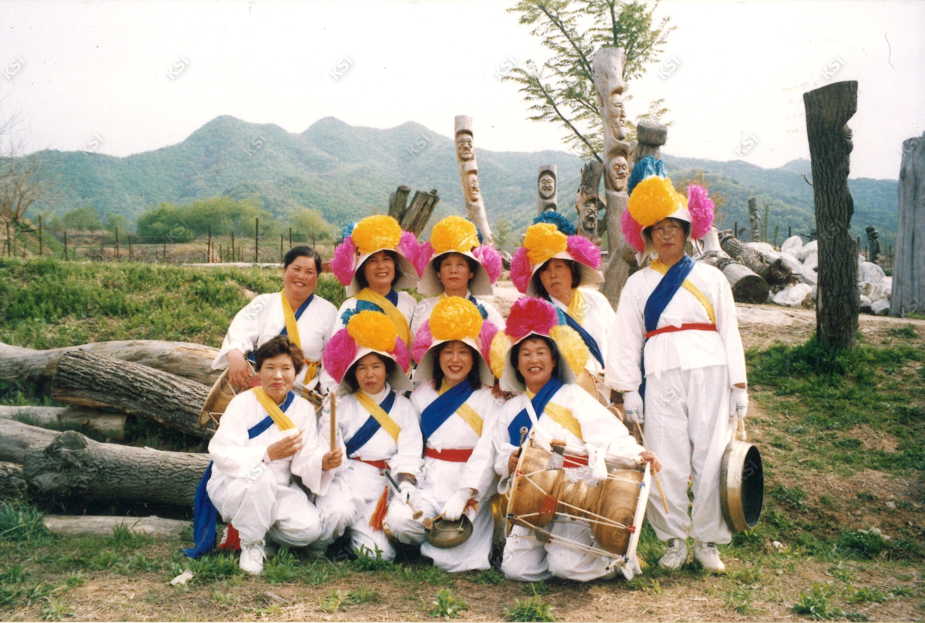2002년 풍물단 하회마을 행사 참여