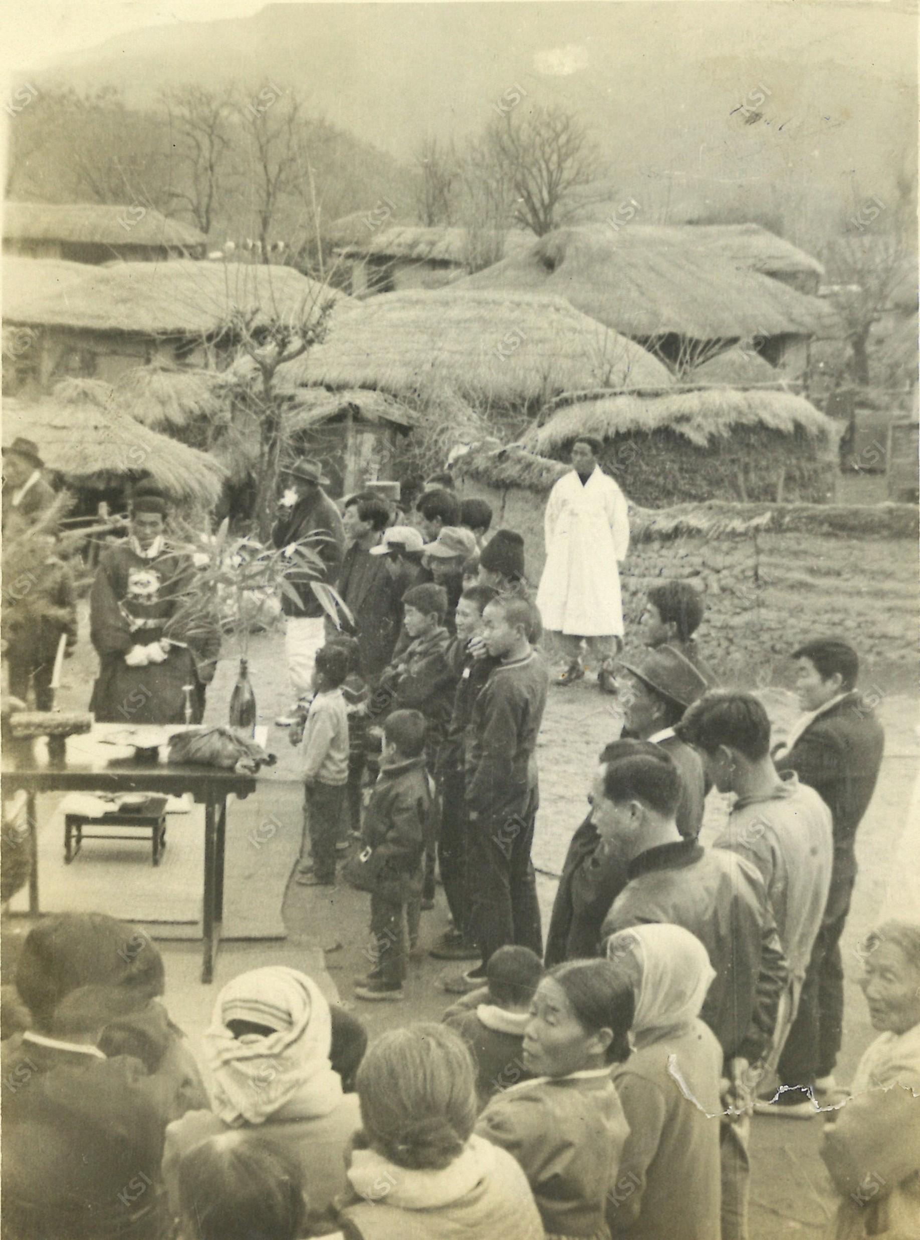 1970년 혼례식 전 대기하고 있는 신랑