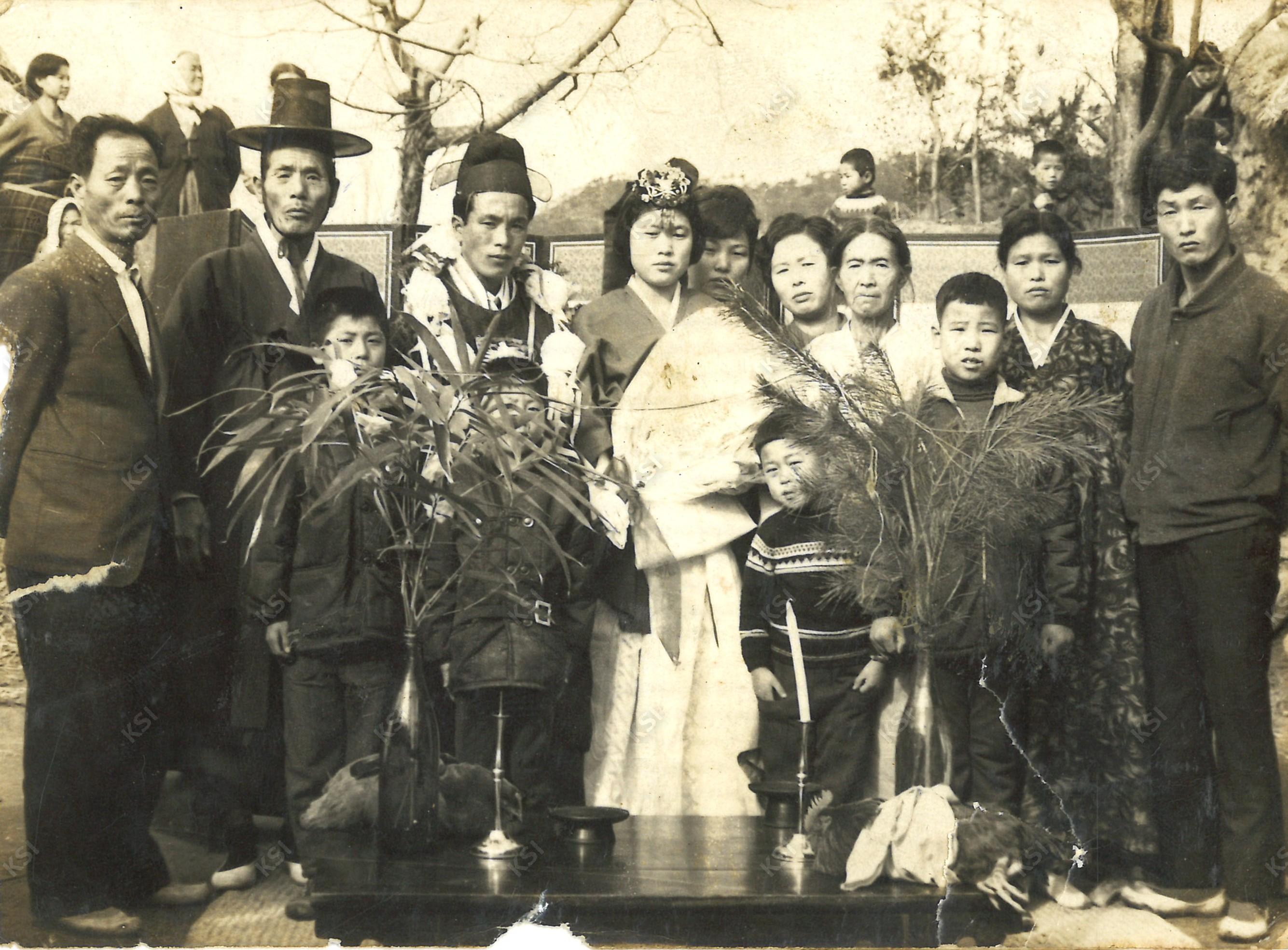 1970년 혼례식 가족 사진