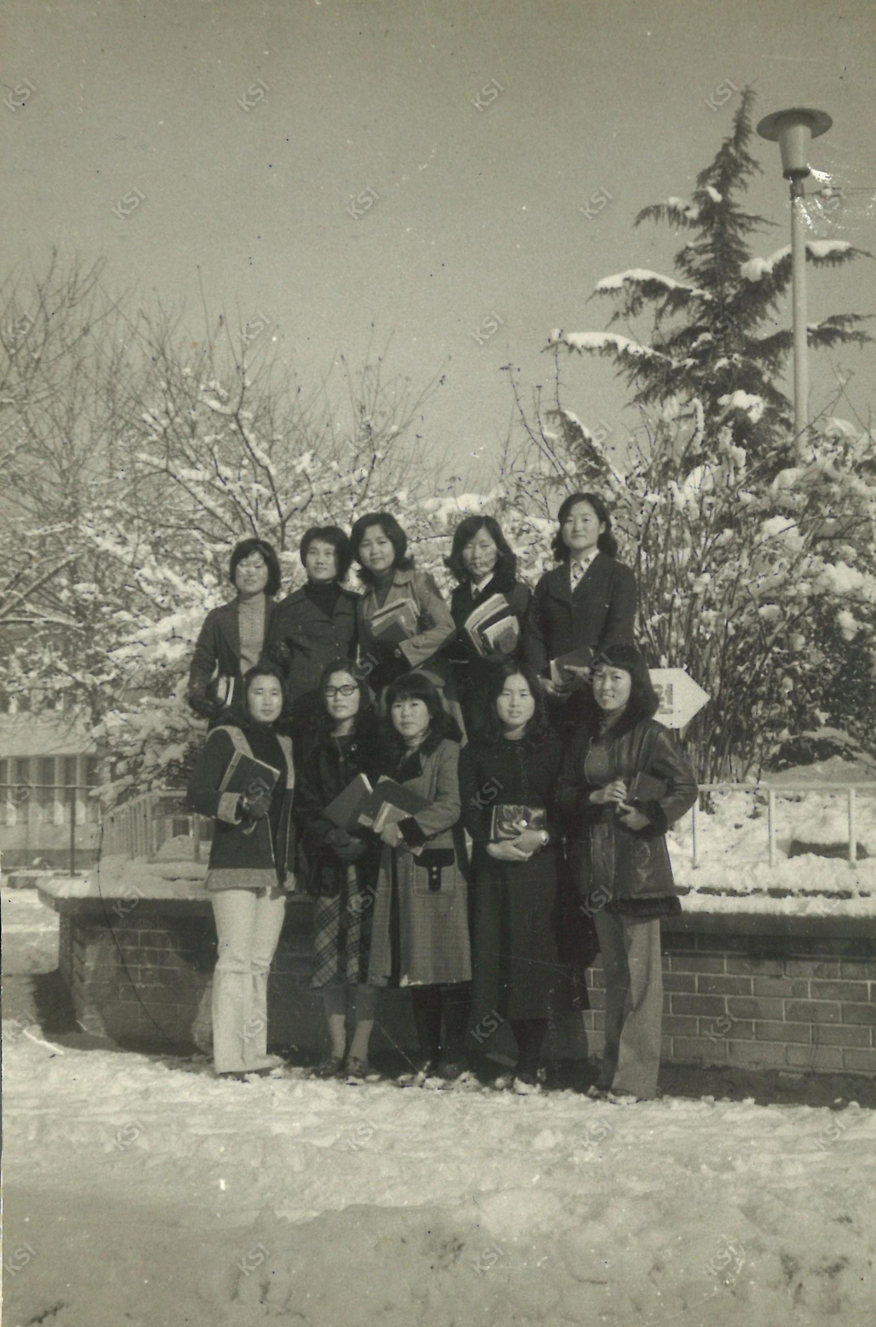 1970년대 초 교정에서