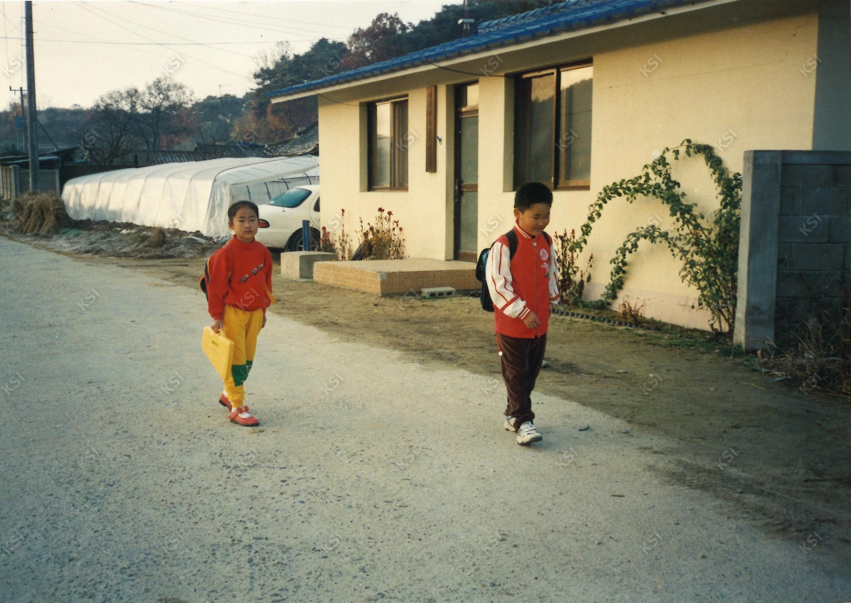 1990년대 초 유치원 가는 아이들