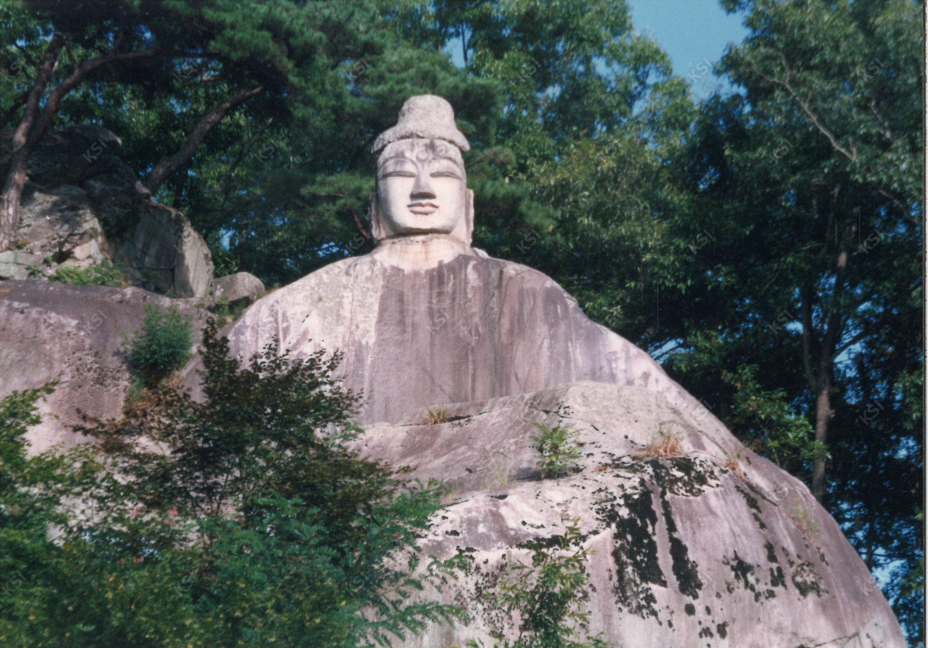 1999년 안동 이천동 마애여래입상