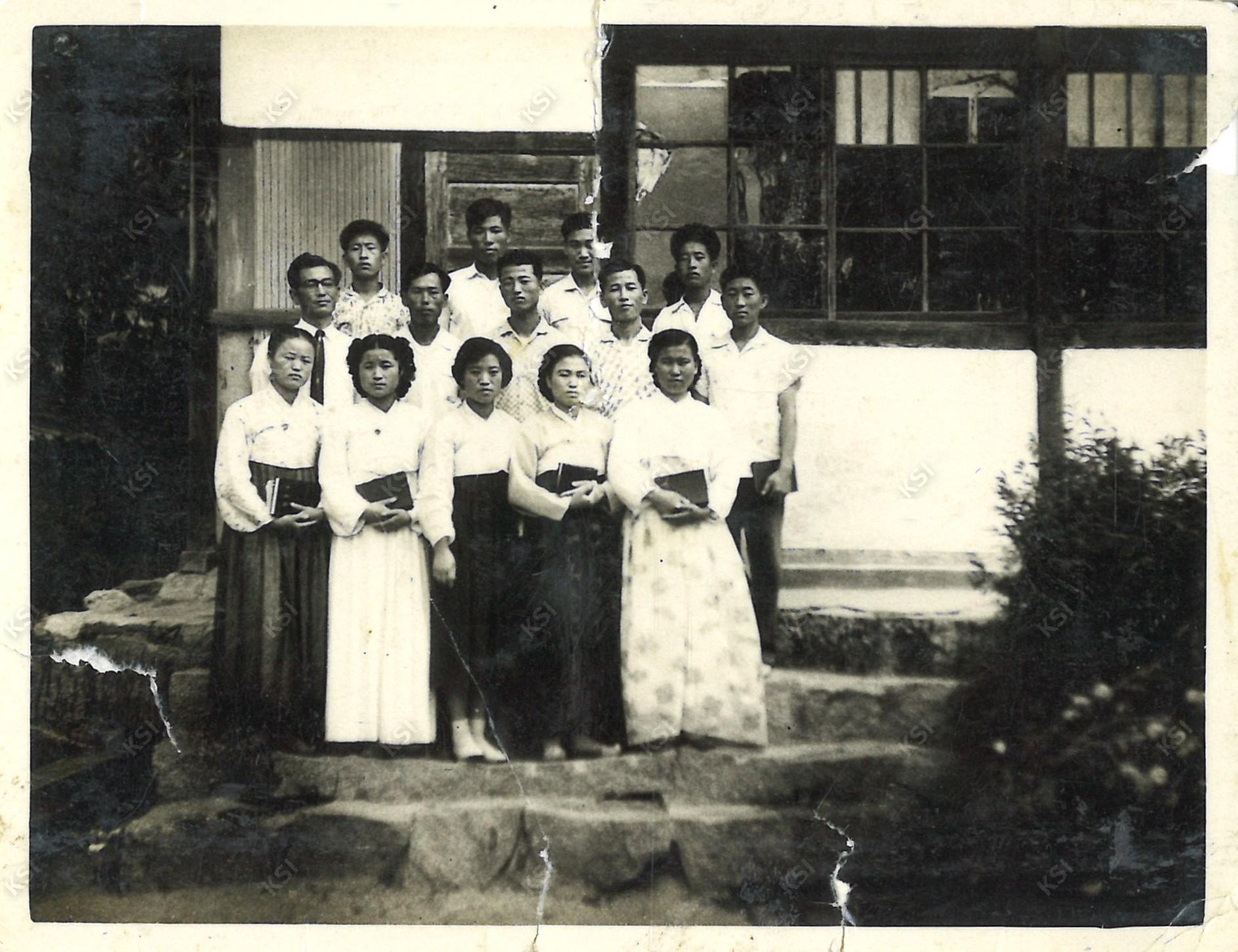1950년대 말 명동교회 예배당에서