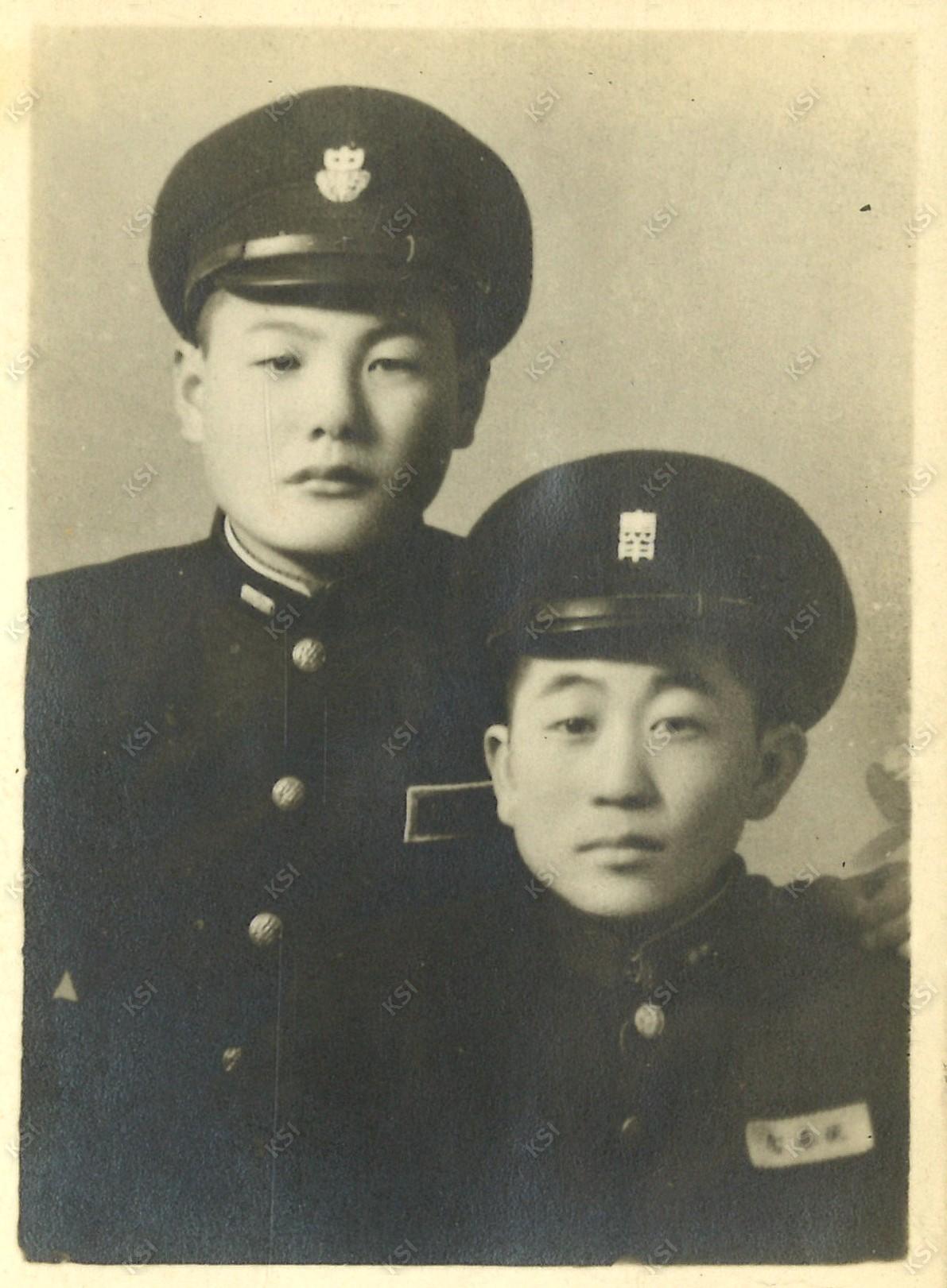 1950년대 중반 친구와 함께