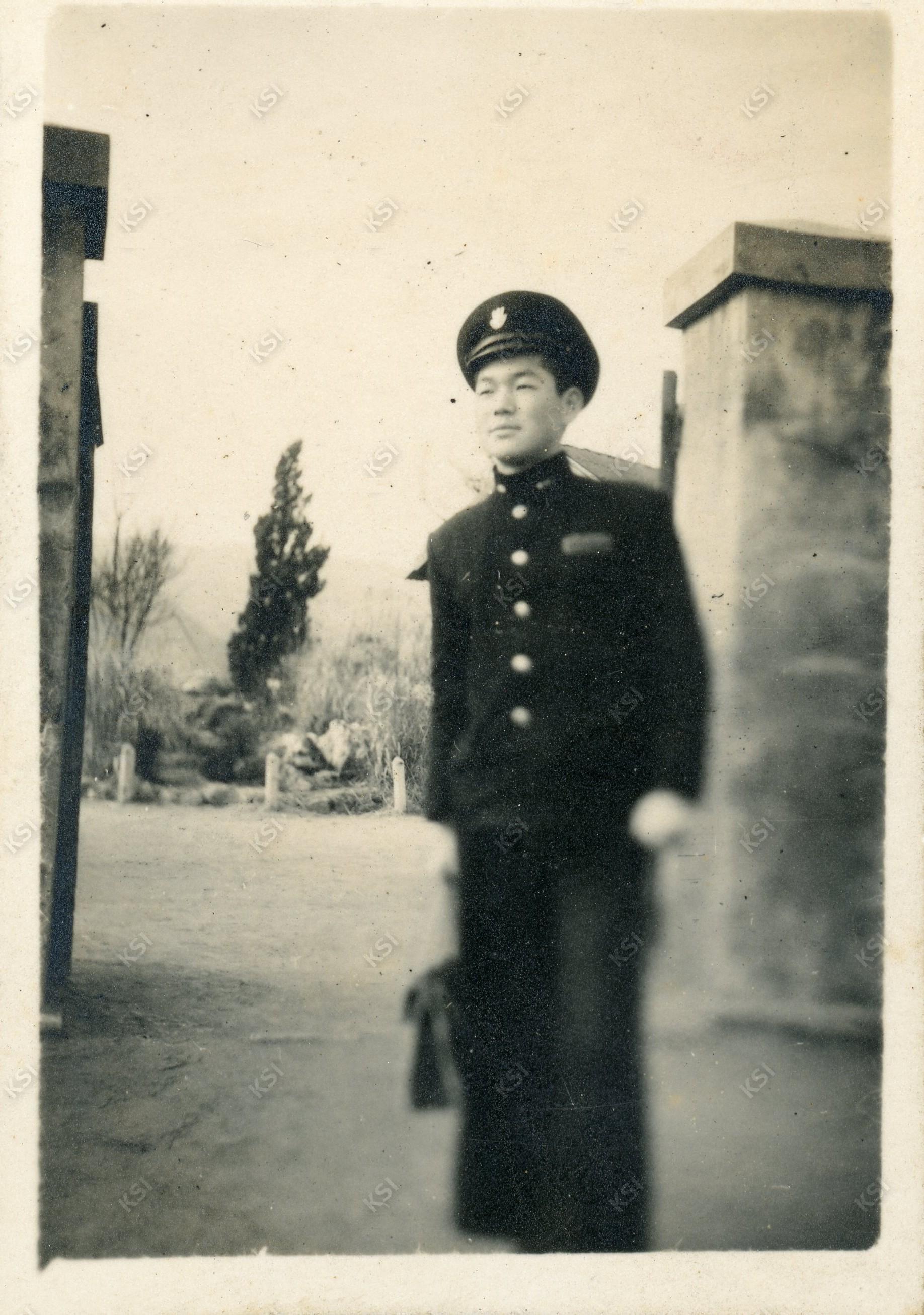 1957년 안동중학교 교문 앞