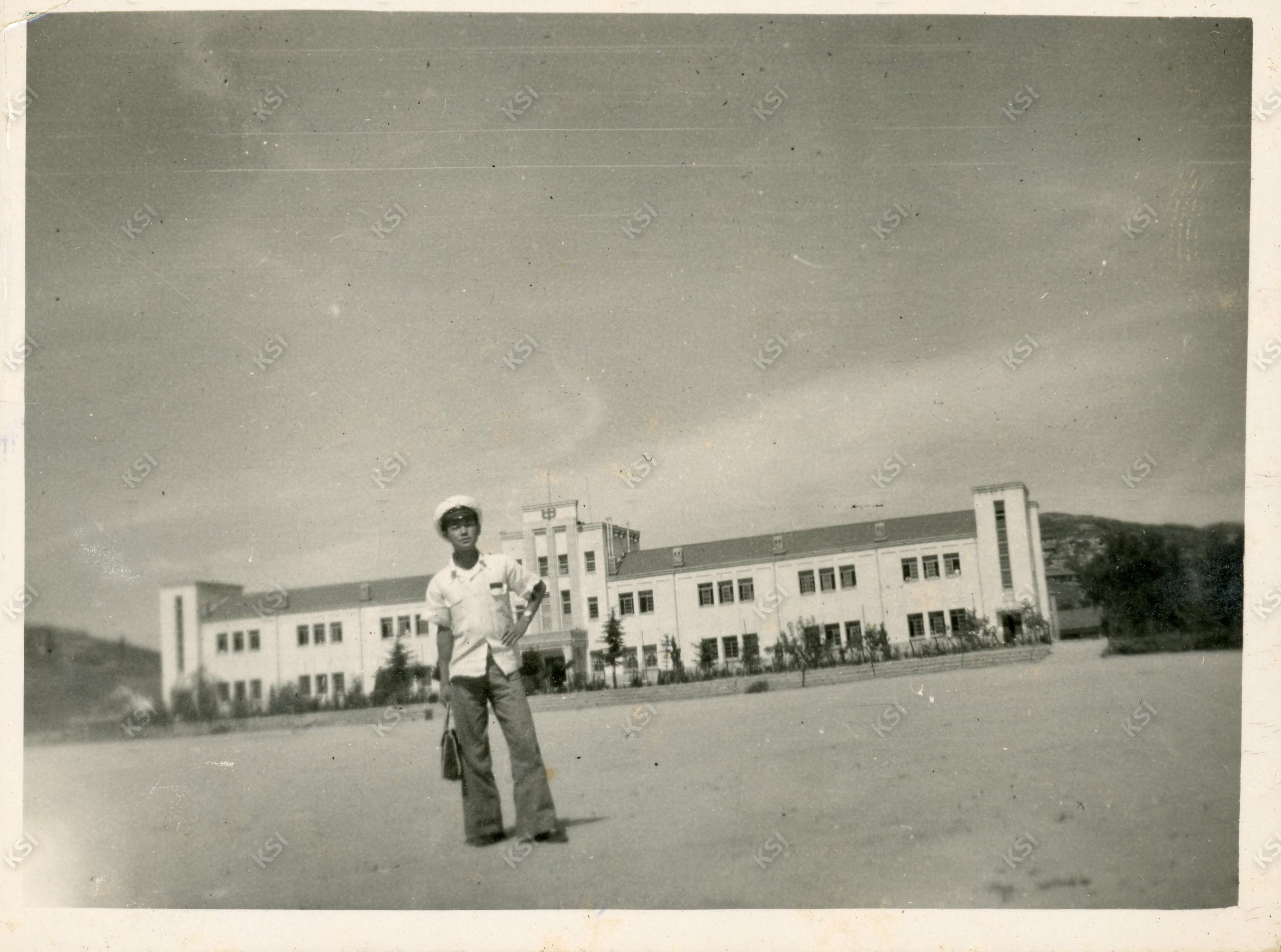1957년경 안동중학교 운동장에서