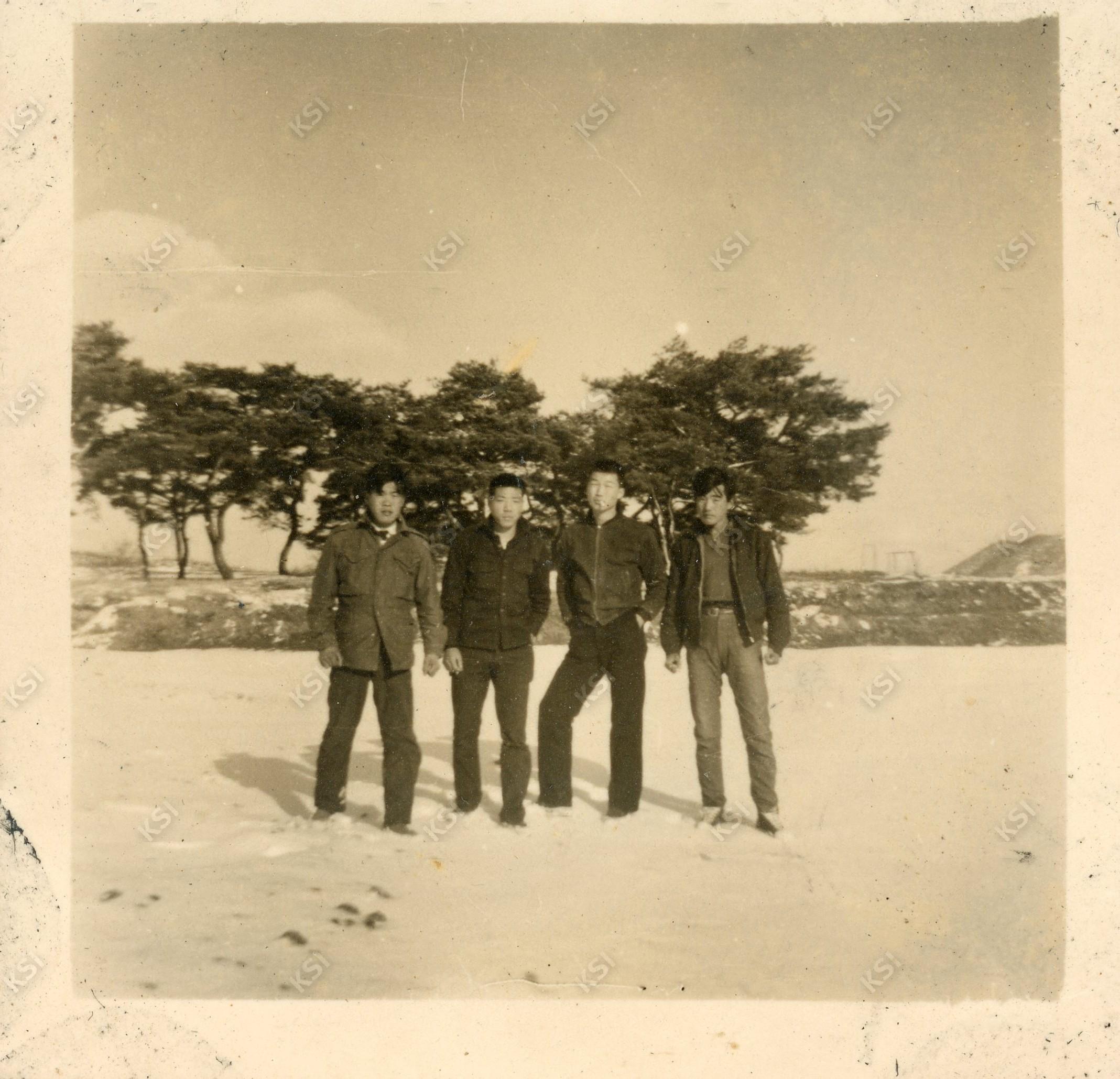 1962년 풍산 마애리 낙동강변에서