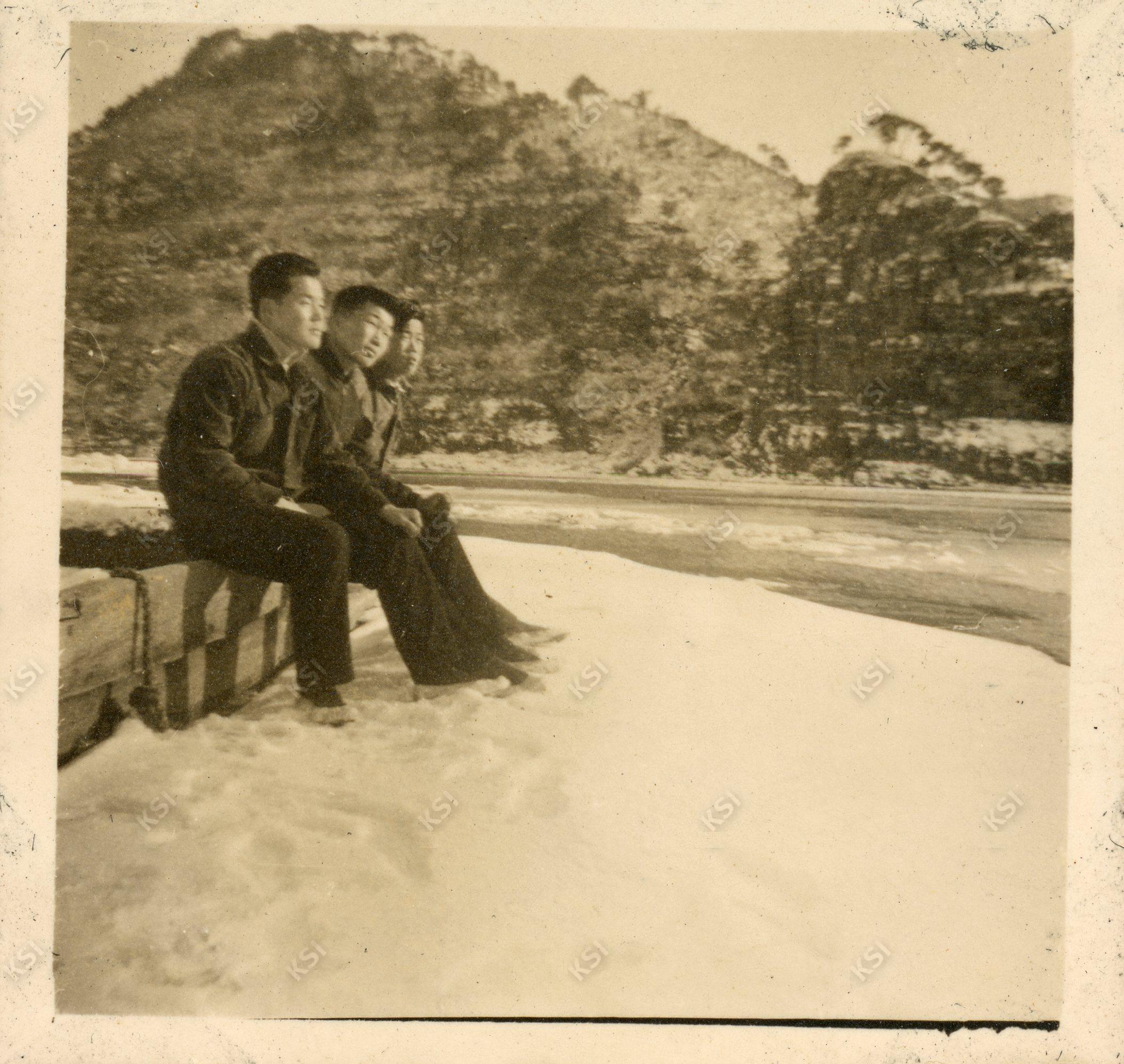 1962년 풍산 마애리 낙동강변에서