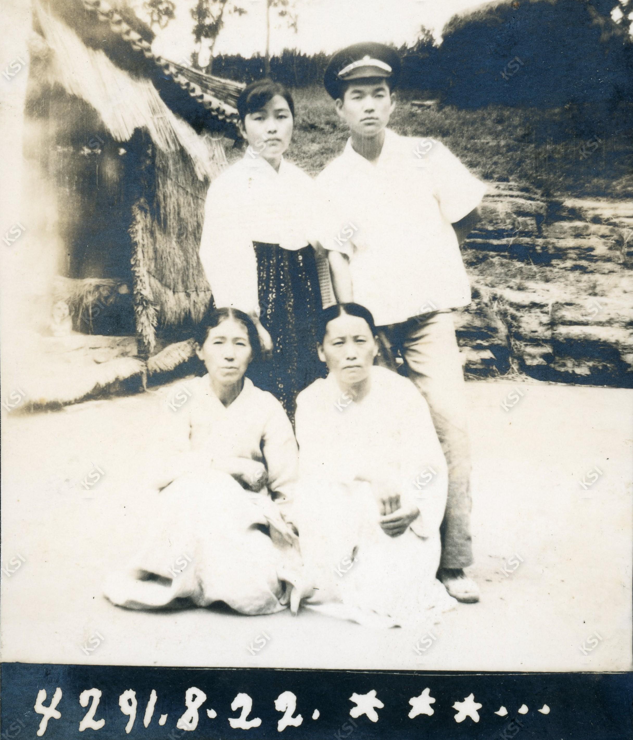 1968년 풍산 마애리 낙동강변에서
