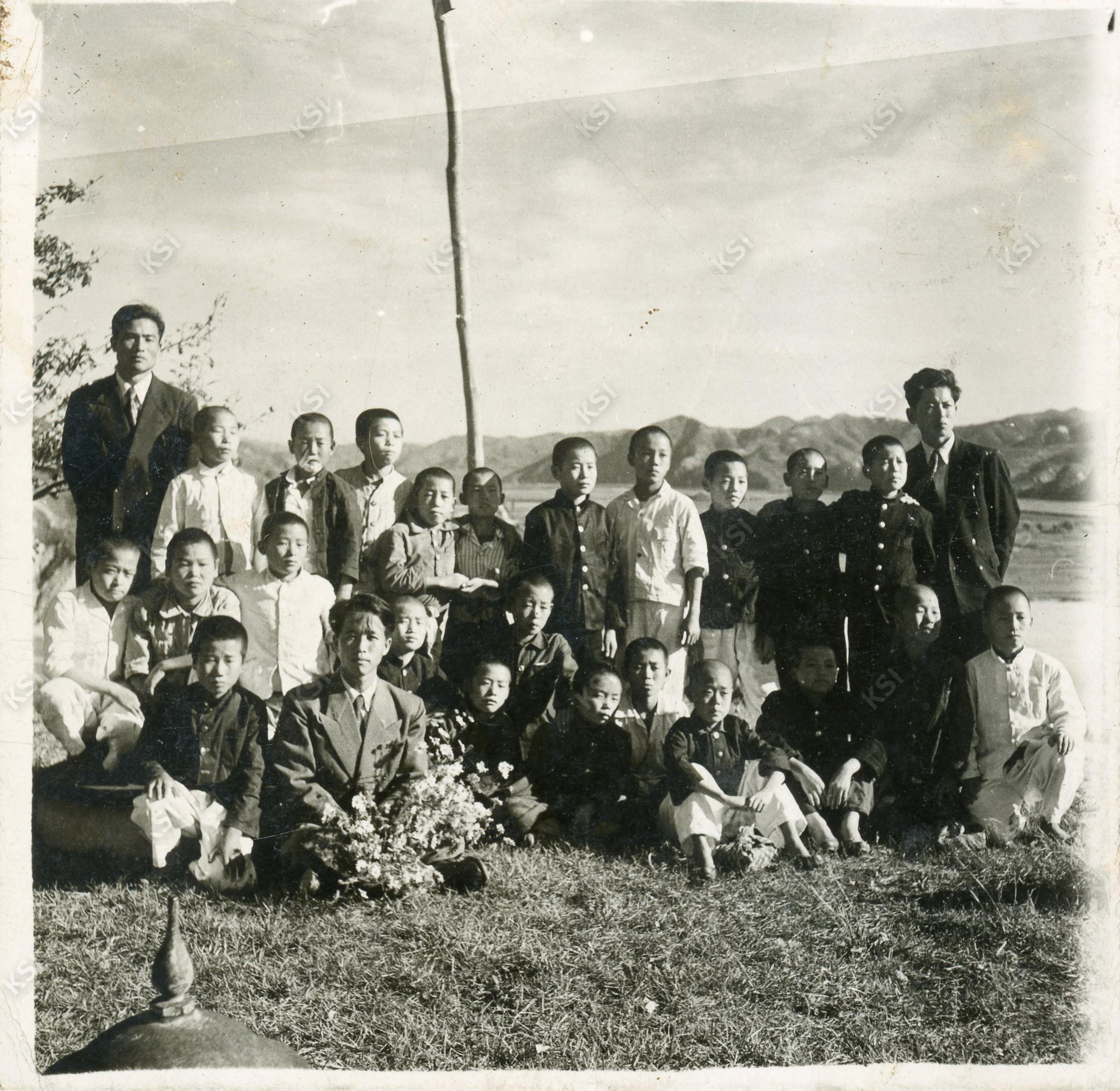 1952년 풍산국민학교 가곡저수지 소풍