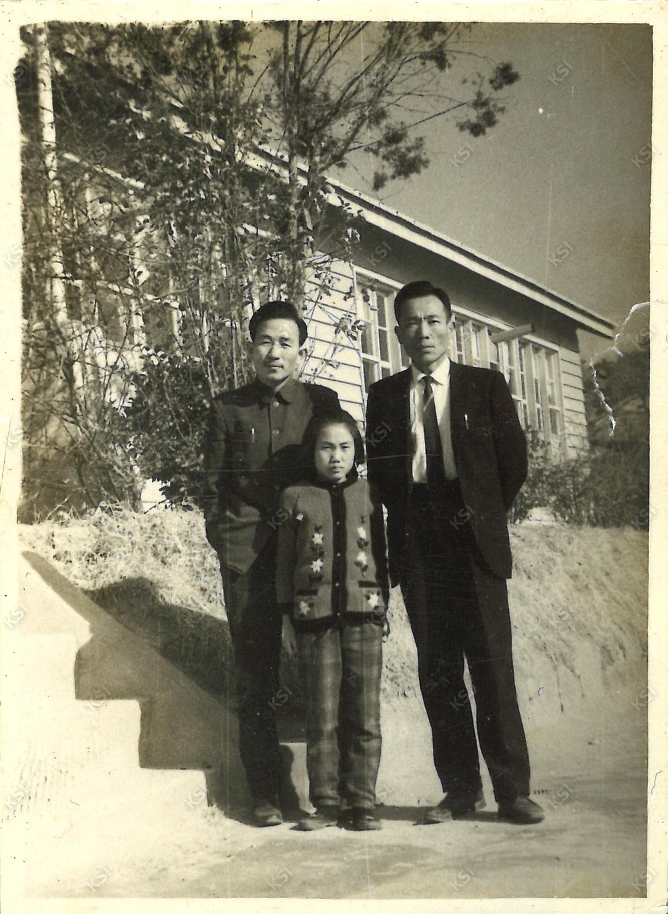1967년 학남국민학교 졸업