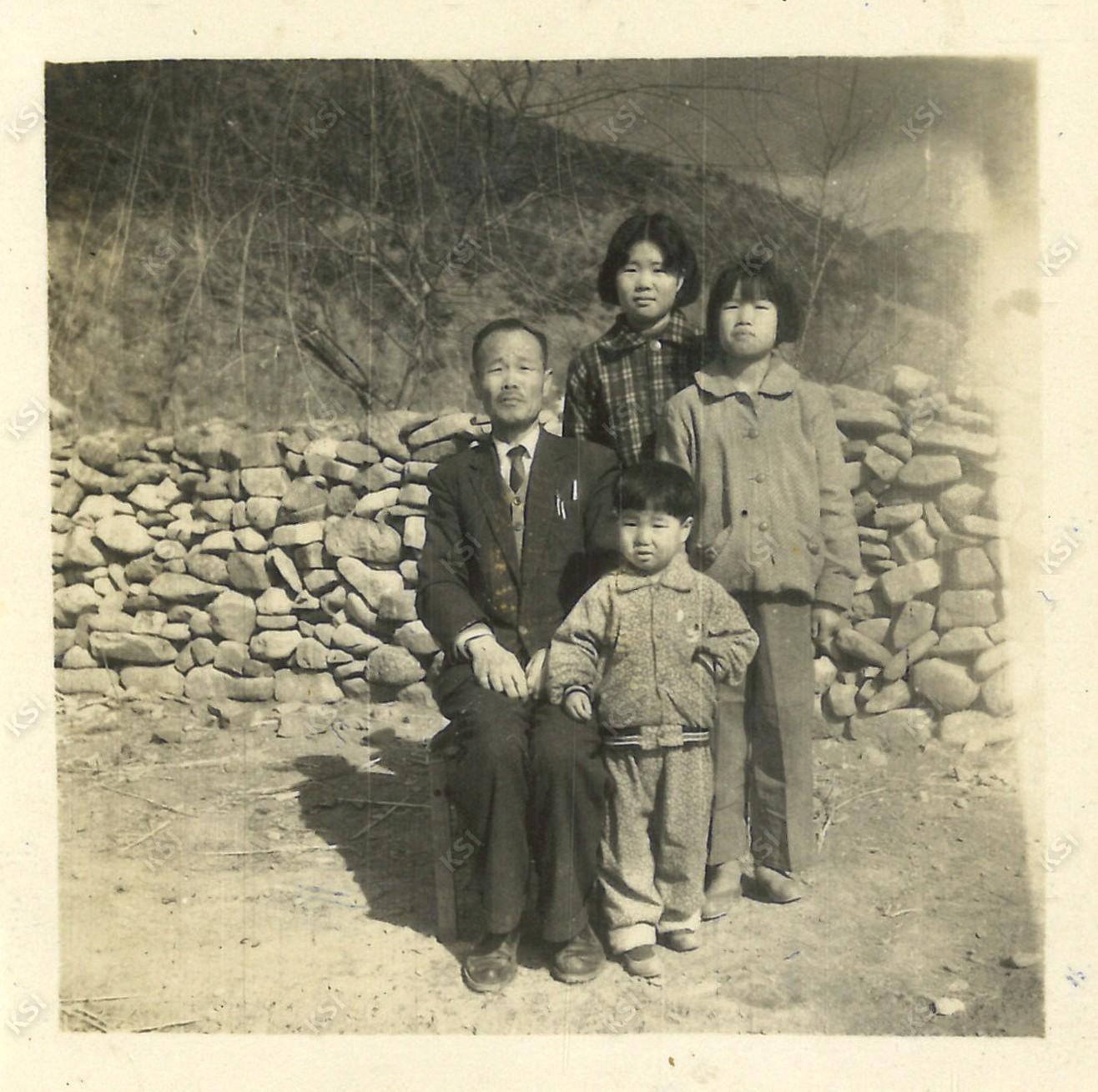 1950~1960년대 아버지와 남매