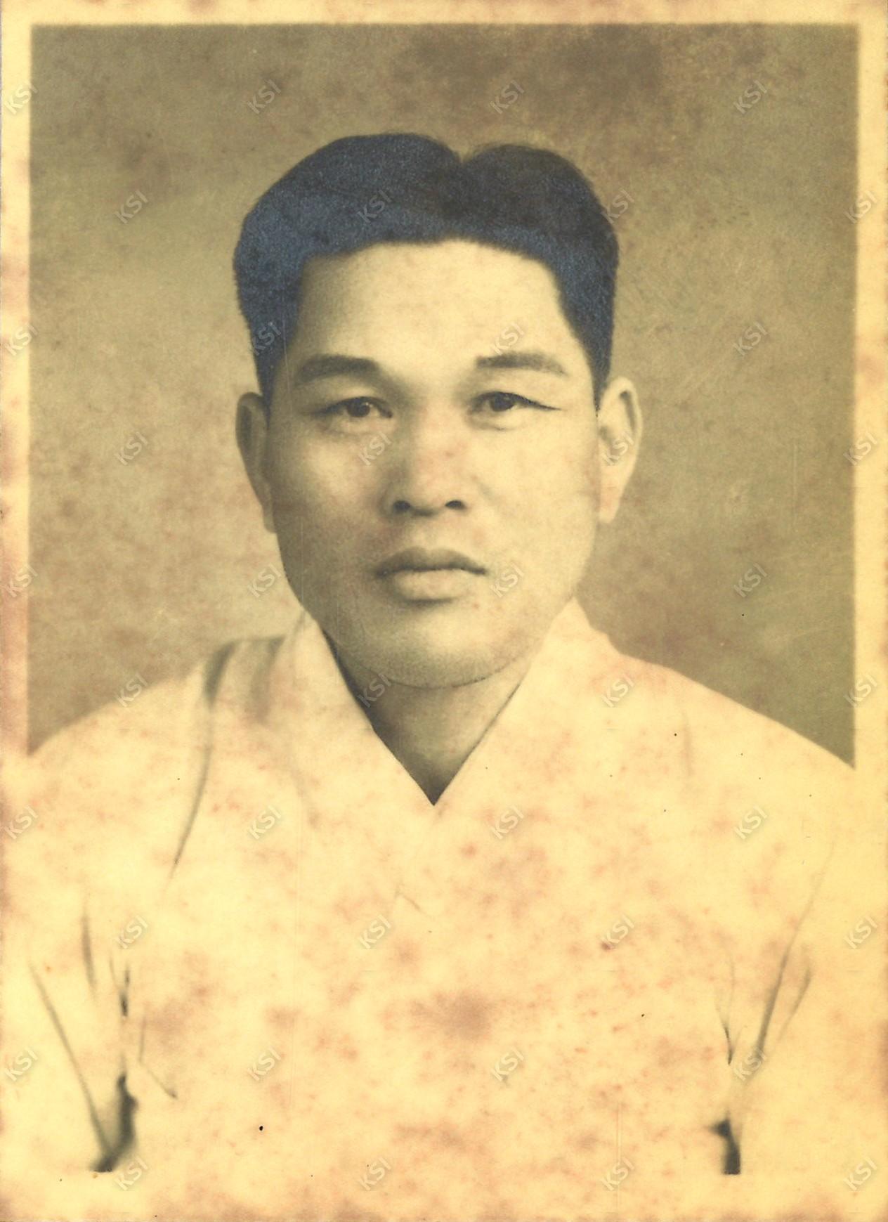 1957년 학봉종가 선대 종손 독사진