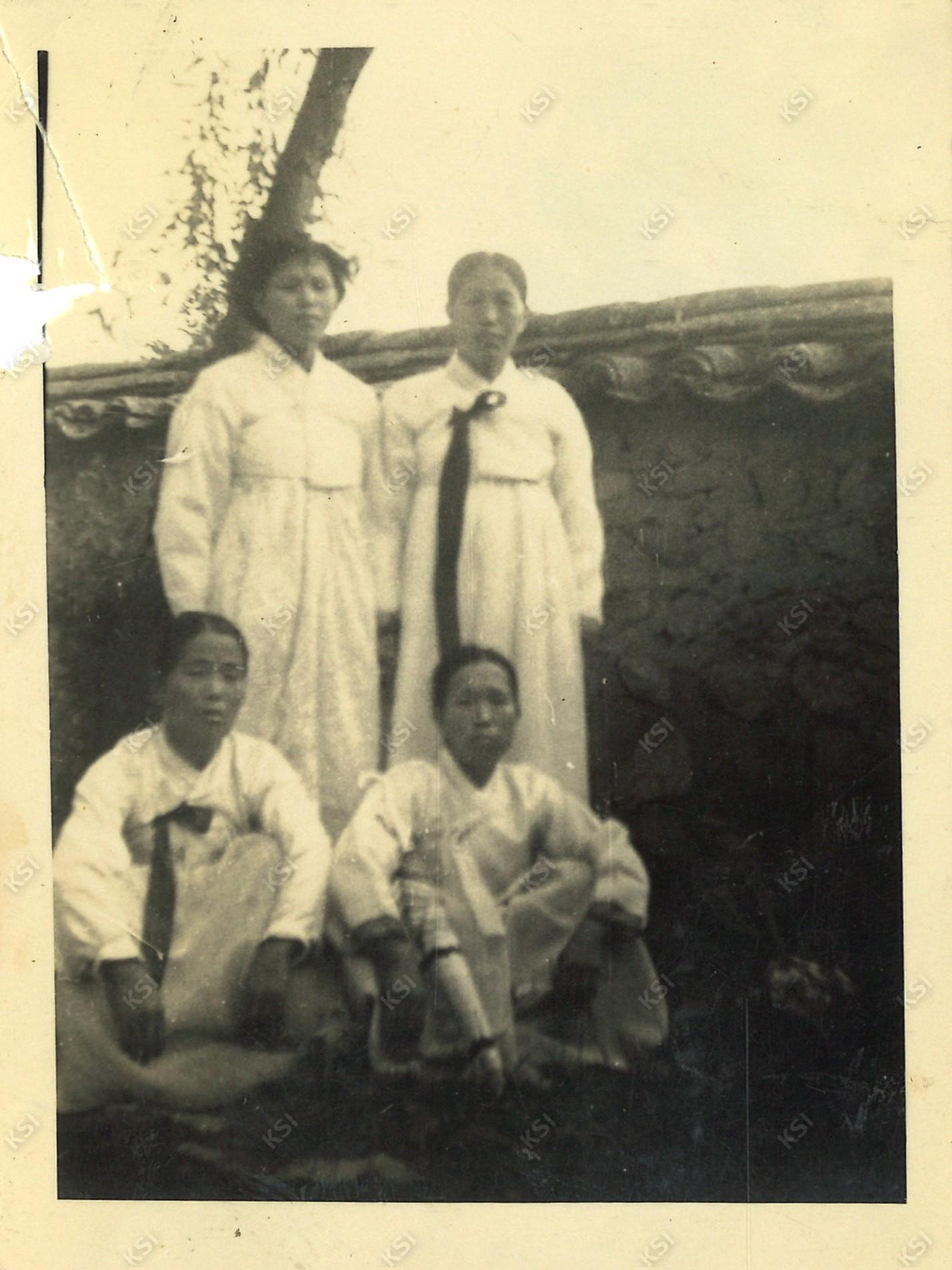 1958년 금계 마을 학봉 문중 부인들의 임천서원 화전놀이